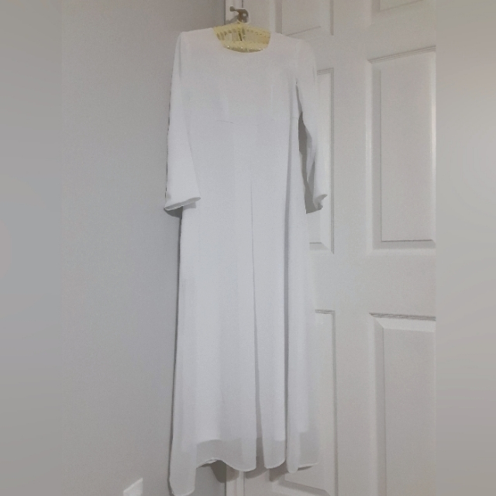 White, long sleeved dress